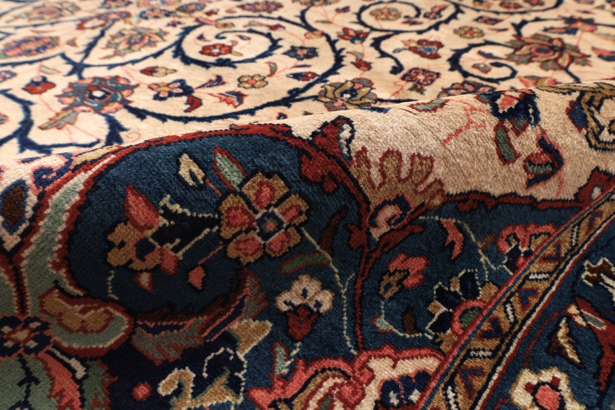 Sarouk Carpet  370x255