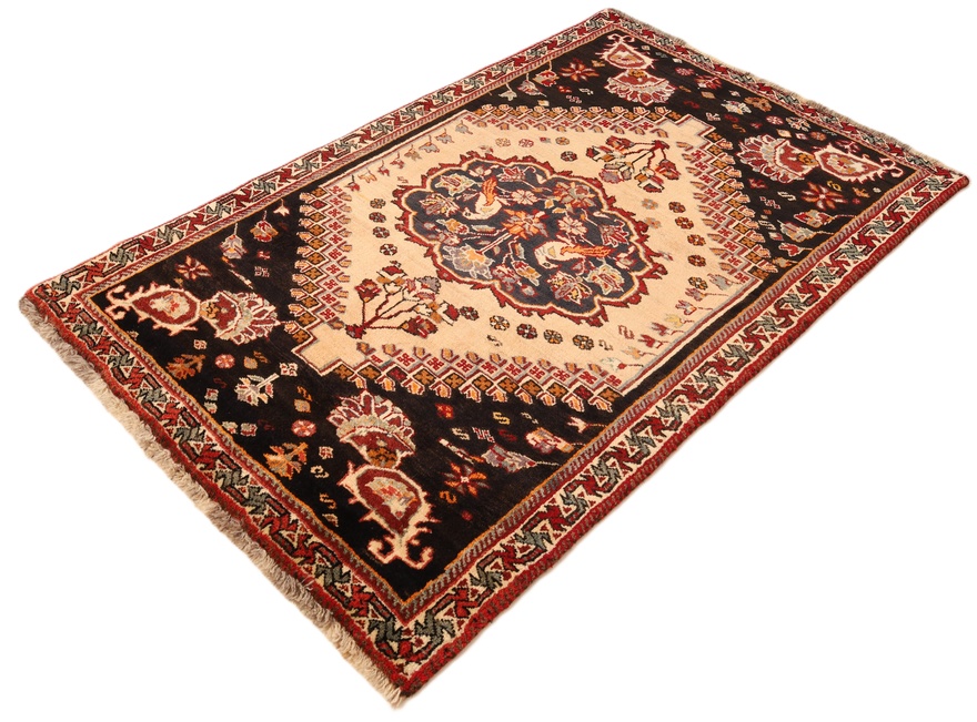 Ghashgahi Carpet  180x111