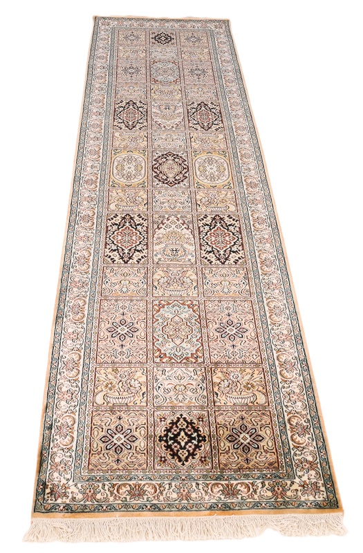 Kashmir SILK Carpet 302x80