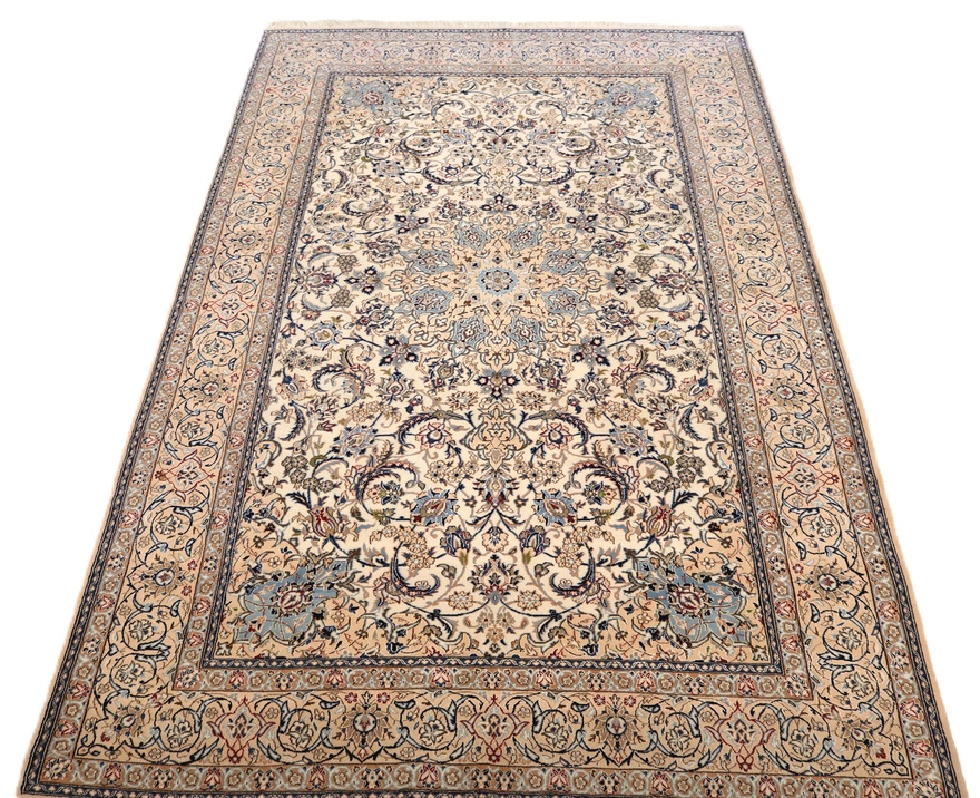 Nain9La Carpet  330x208