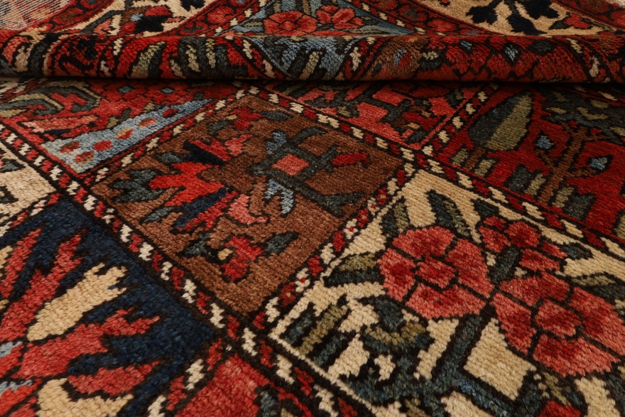 Bakhtiar Carpet 191x127