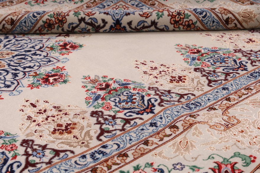 Isfahan Davari Silk Warp carpet 203x130