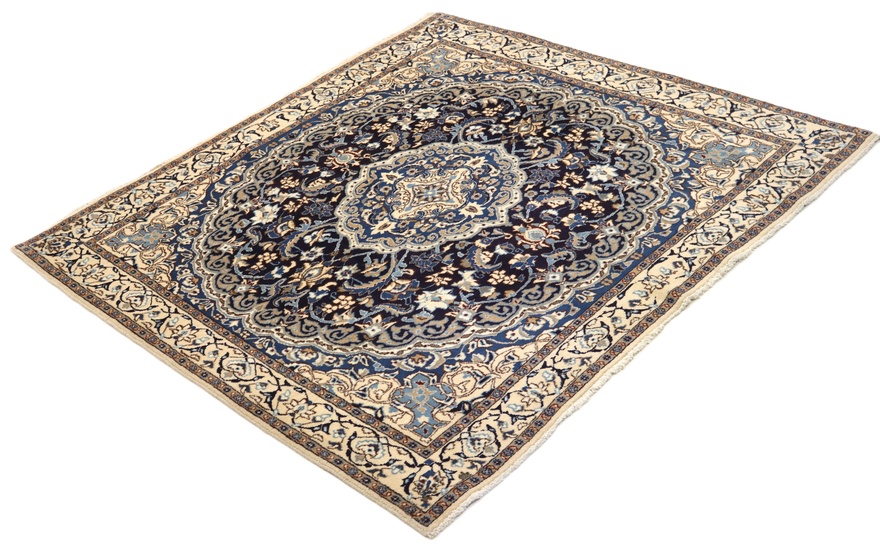 Nain Carpet 187x194