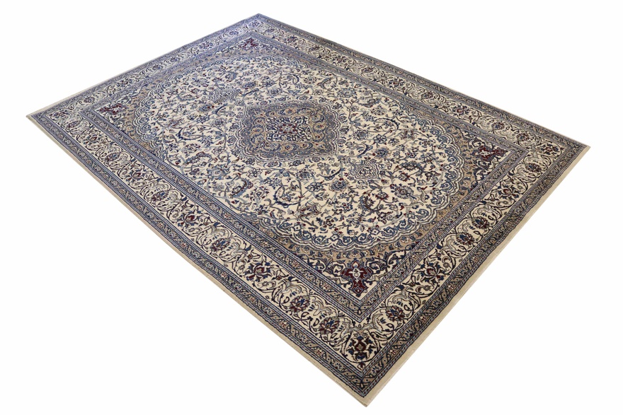 Nain Carpet 346x247