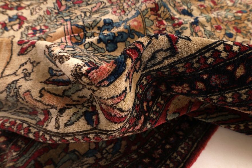 Antique Isfahan Carpet  205x142