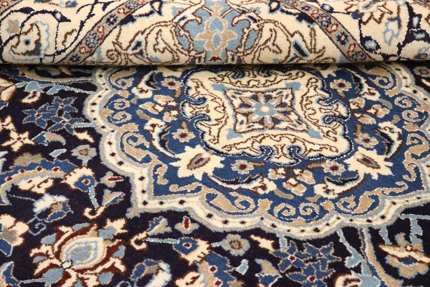 Nain Carpet 187x194