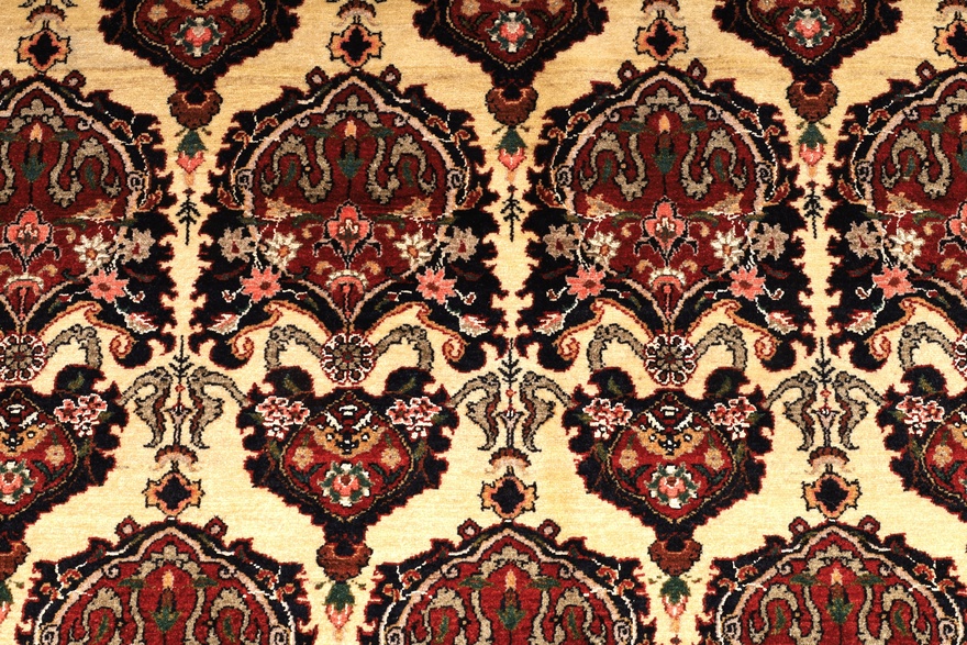Senneh Silk Wrap Carpet 162x128