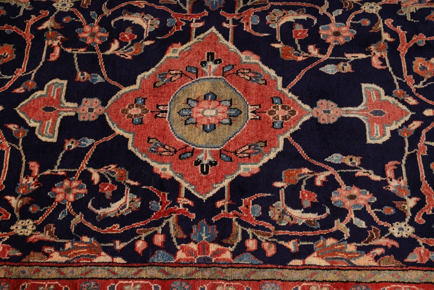 Sarouk Carpet  327x108