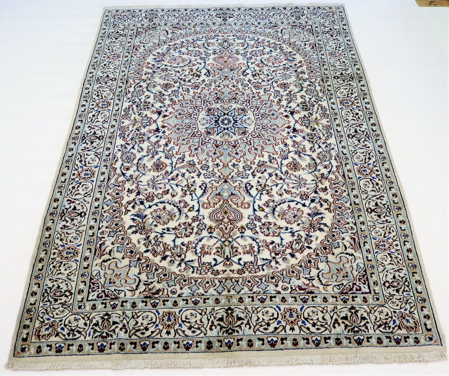 Nain Carpet  287x196