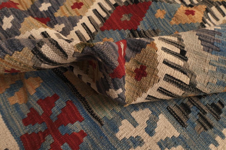 Kilim Carpet183x120