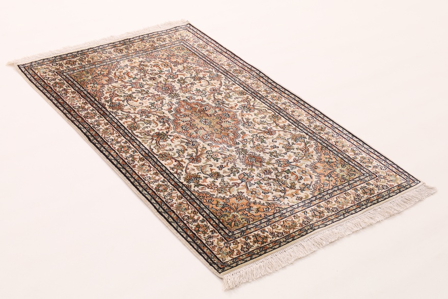 Kahmir Silk Carpet 129x81