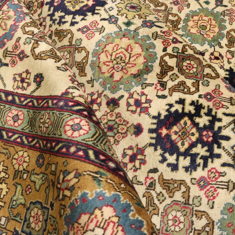 Tabriz Carpet 425x344